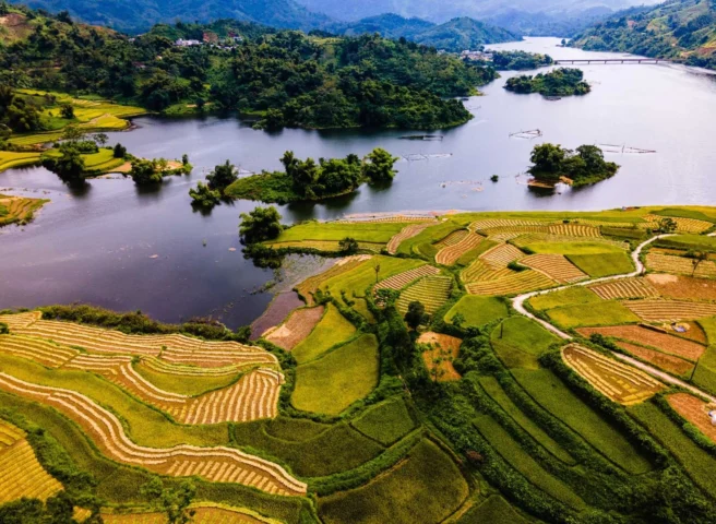 Điểm Du Lịch Tuyên Quang: Khám Phá Vẻ Đẹp Hoang Sơ và Lịch Sử Hào Hùng Vẻ đẹp hùng vĩ của Thác Bản T